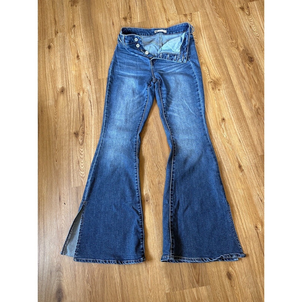 SO Button Fly Flare Leg Jeans Women's Size 9 Med Wash Blue Denim 29x31 Kendrick‎ - Picture 2 of 16